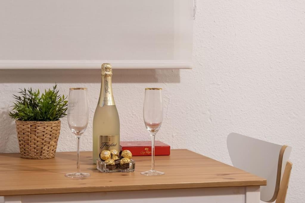 Apartamento Con Terraza A 4 Minutos De La Catedral Granada Eksteriør billede