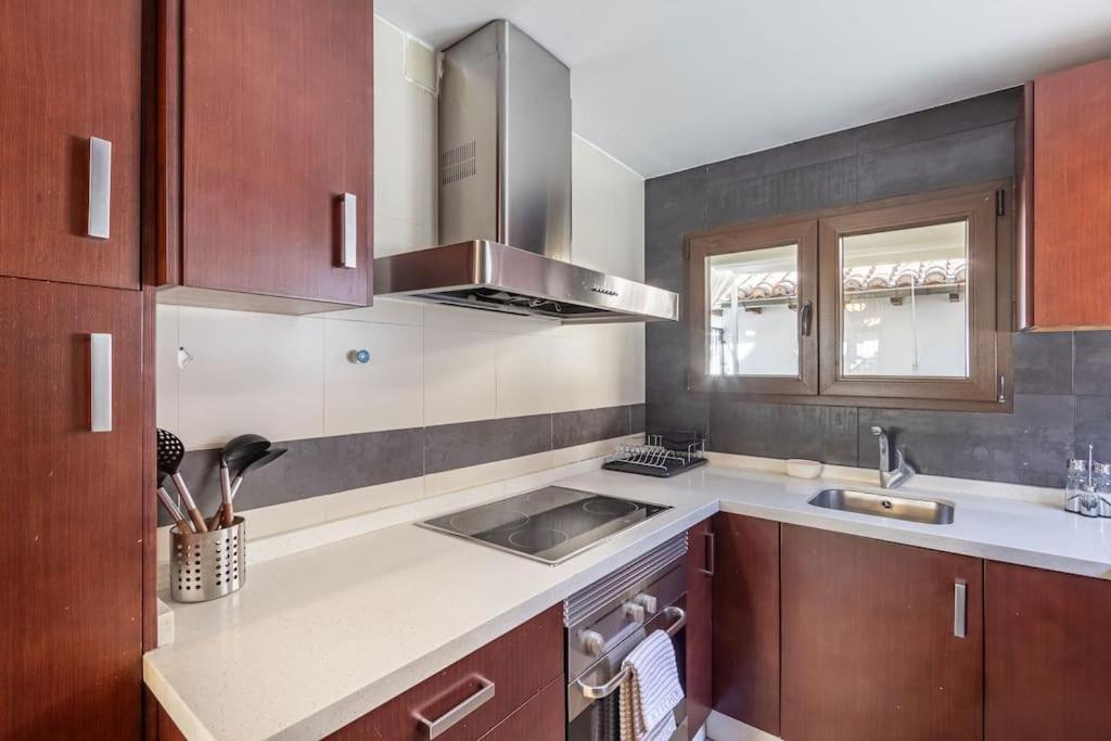 Apartamento Con Terraza A 4 Minutos De La Catedral Granada Eksteriør billede