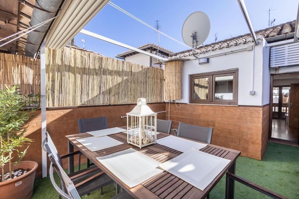 Apartamento Con Terraza A 4 Minutos De La Catedral Granada Eksteriør billede