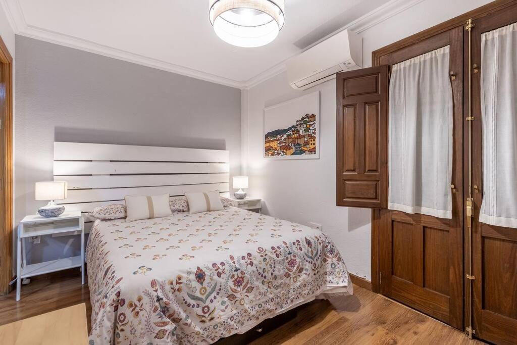 Apartamento Con Terraza A 4 Minutos De La Catedral Granada Eksteriør billede