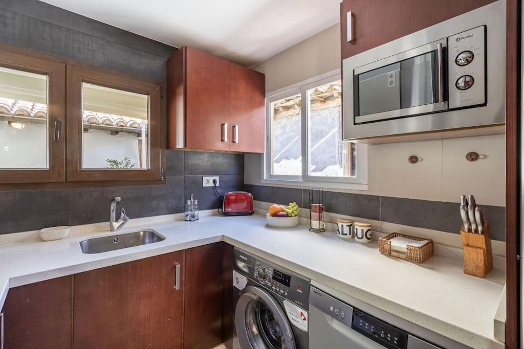 Apartamento Con Terraza A 4 Minutos De La Catedral Granada Eksteriør billede