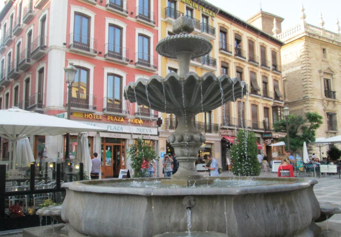 Apartamento Con Terraza A 4 Minutos De La Catedral Granada Eksteriør billede