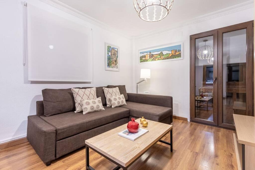 Apartamento Con Terraza A 4 Minutos De La Catedral Granada Eksteriør billede